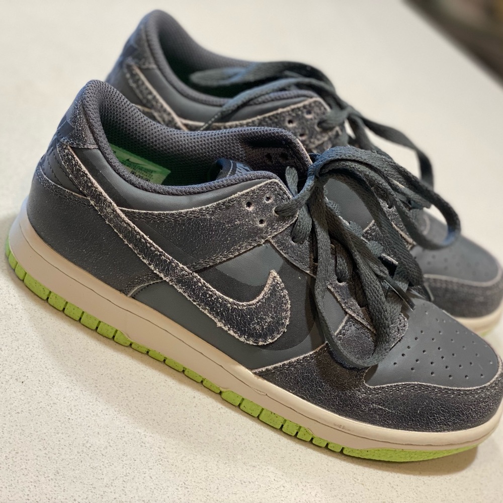 Nike Dunk Low - Halloween 2022 (GS) - 5Y